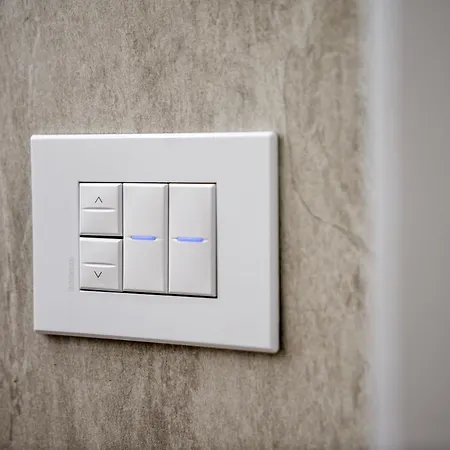 Oggi E Domani * נאפולי