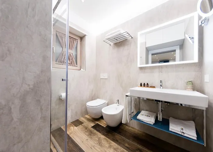 Oggi E Domani * نابولي