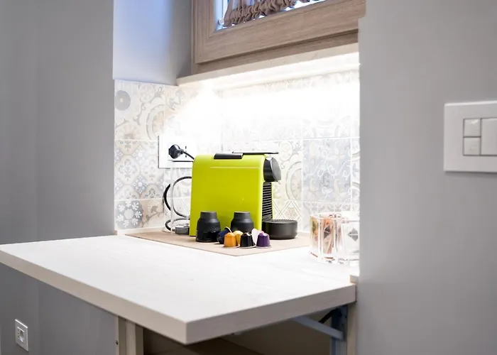 Oggi E Domani نابولي